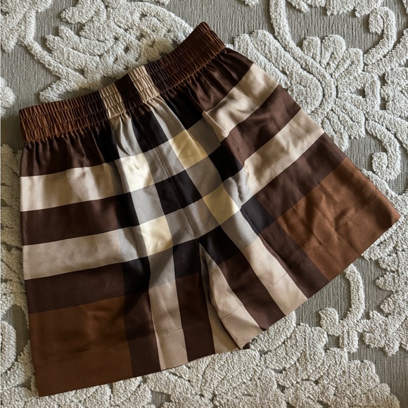 SILK CHECK BURBERRY SHORTS WOMENS Size 2 US - Picture 9 of 11